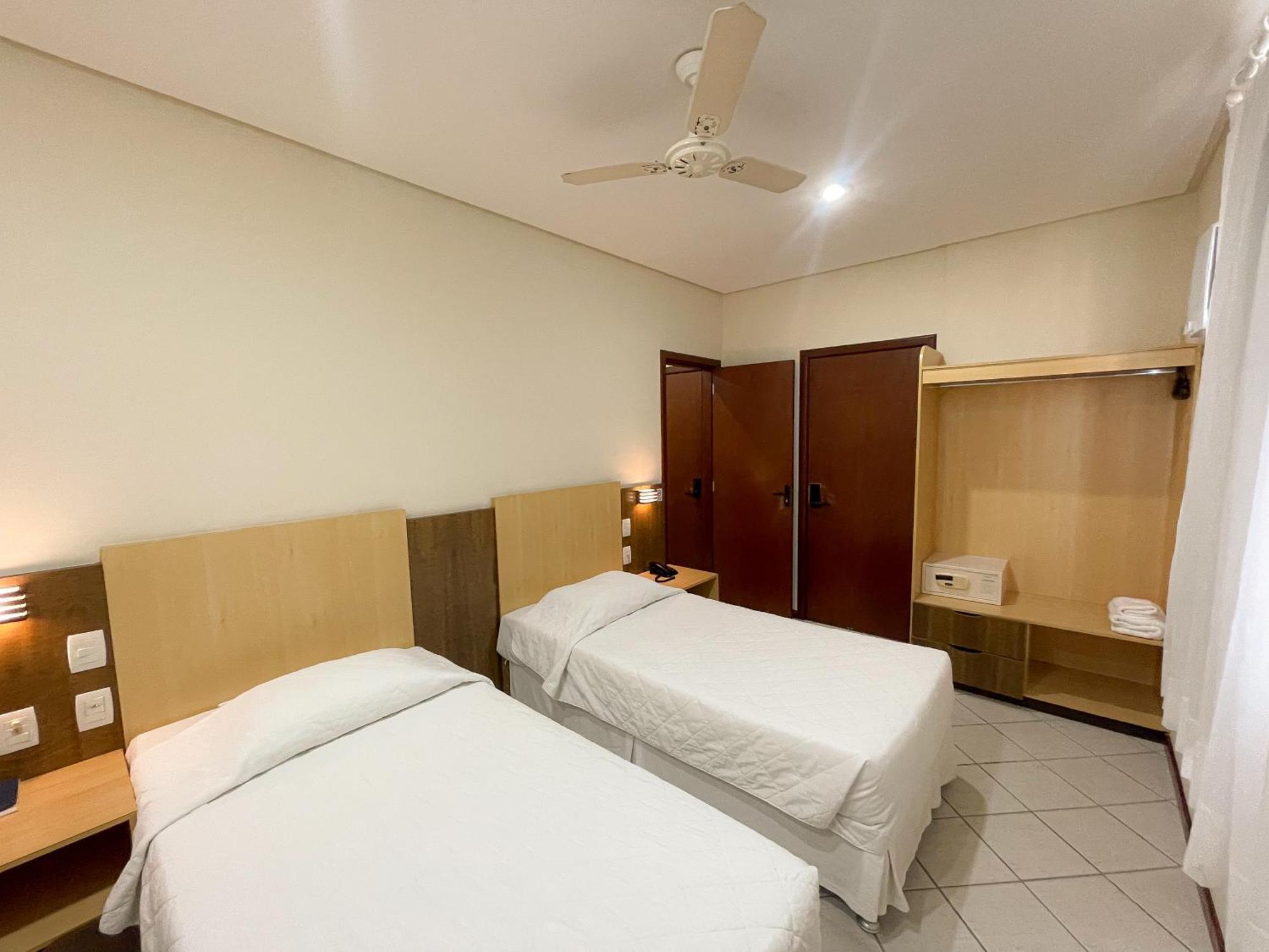 Hotel Plaza Mar Віла-Веля Екстер'єр фото